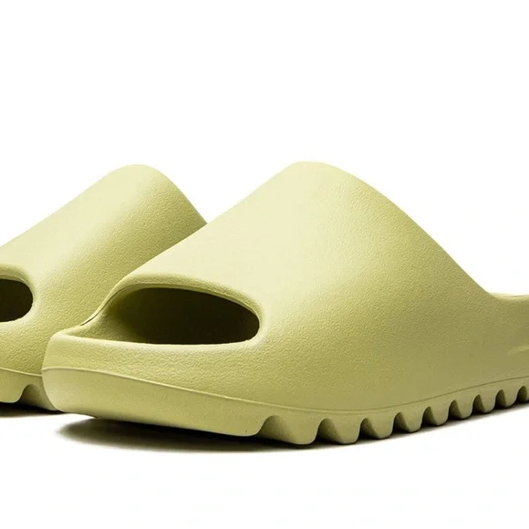 NWT) Adidas x YEEZY SLIDE - Resin 2022 display picture 1